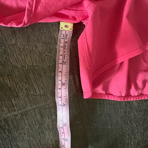 Lululemon Hotty Hot low rise shorts size 8 - Picture 2 of 7